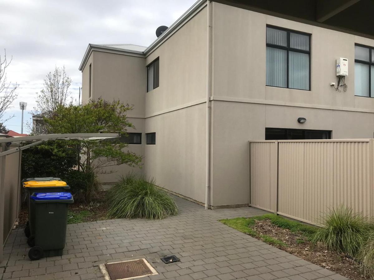 Tasha'S Apartments On Kerry Pennington Luaran gambar